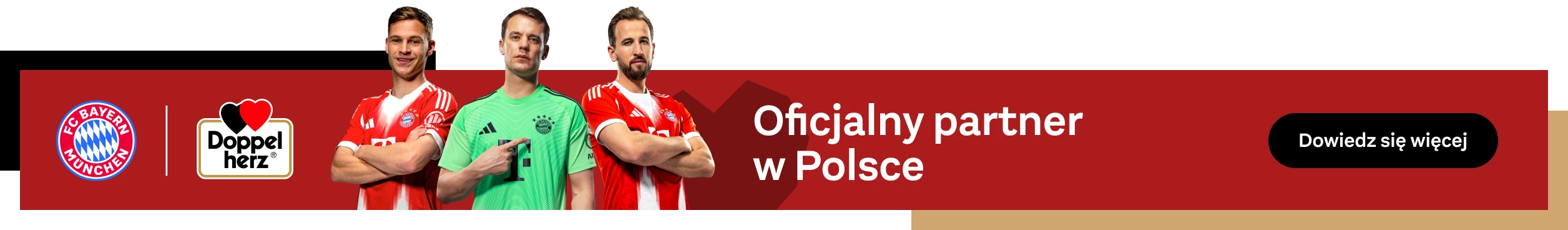 Na pierwszym planie pokazani są trzej piłkarze FC Bayern. Obok nich znajdują się logotypy FC Bayern München i Doppelherz oraz tekst: „Oficjalny partner w Polsce”. Czarny przycisk zawiera napis „Dowiedz się więcej”.